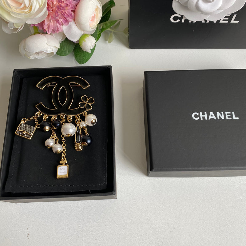 CHA New Fashion Brooch 0425022405