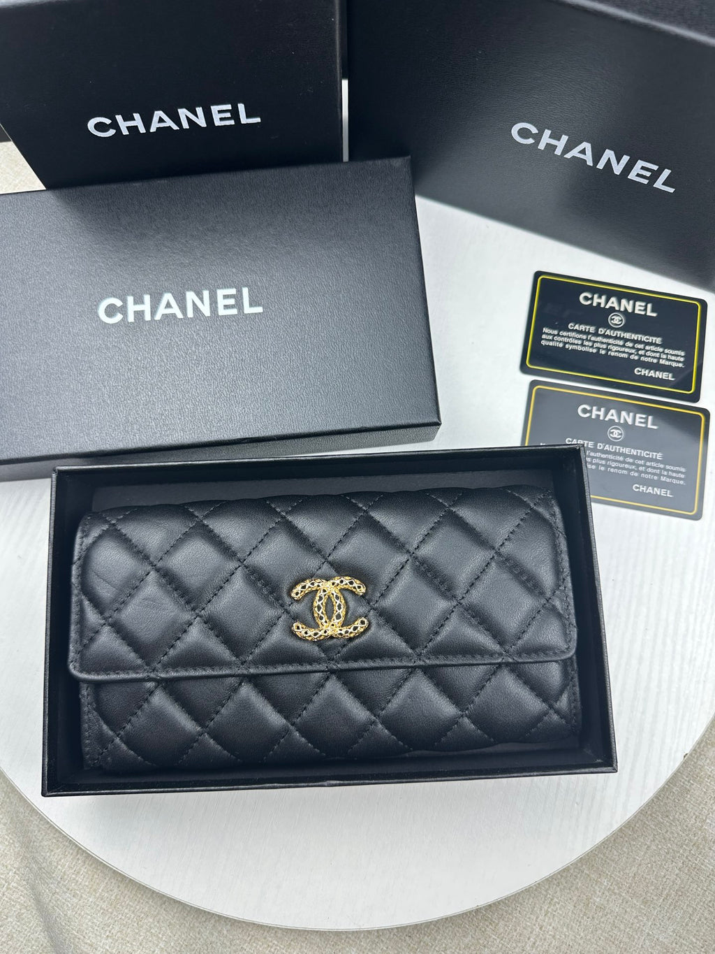CHA A Timeless Classic Wallet For Women 0425050703
