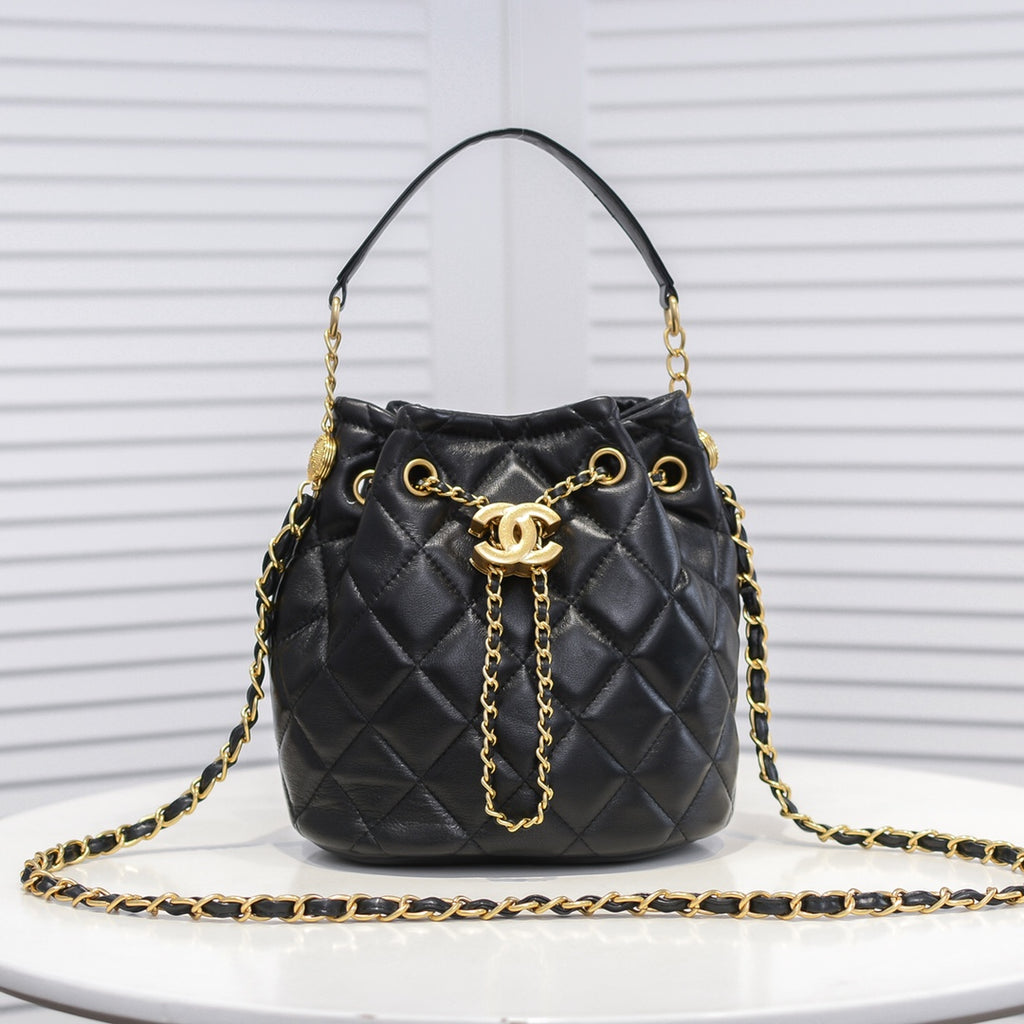 Classic Diamond Pattern Vintage Drawstring Button Bag 04250032601