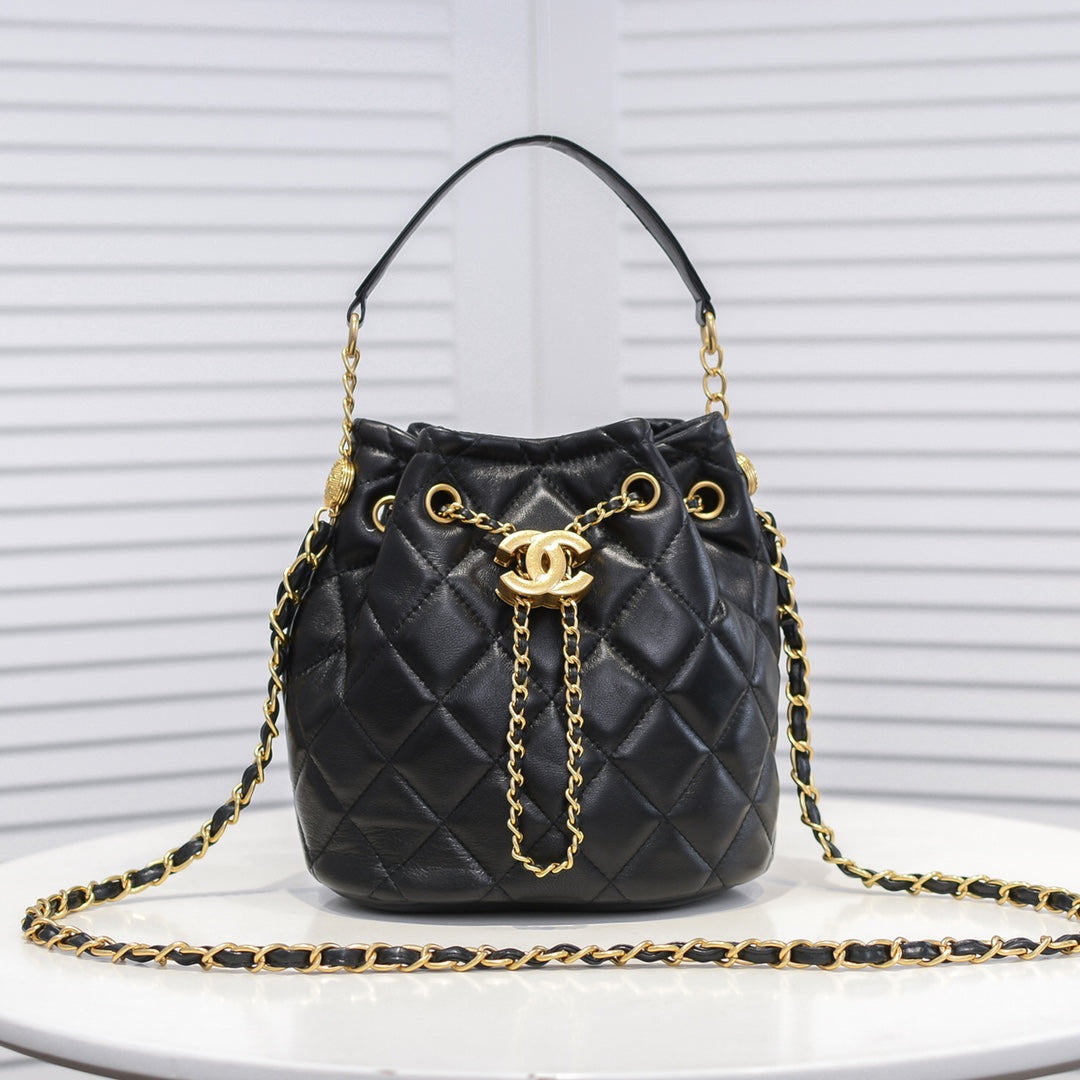 Classic Diamond Pattern Vintage Drawstring Button Bag 04250032601
