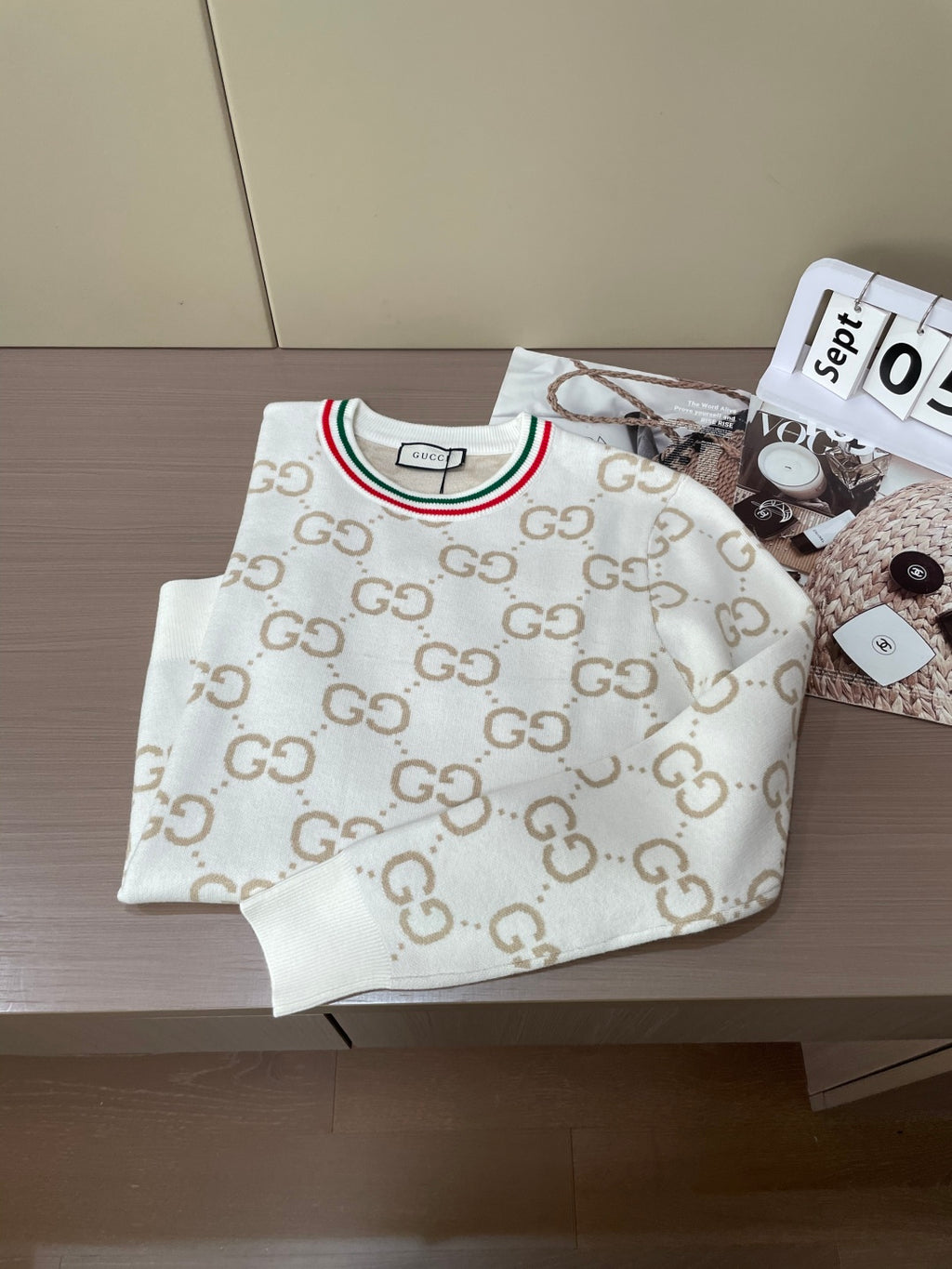 Fashion classic round neck sweater XC0425101402