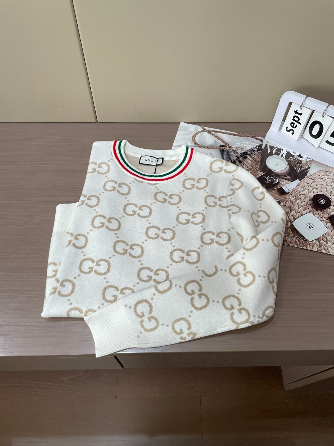 Fashion classic round neck sweater XC0425101402