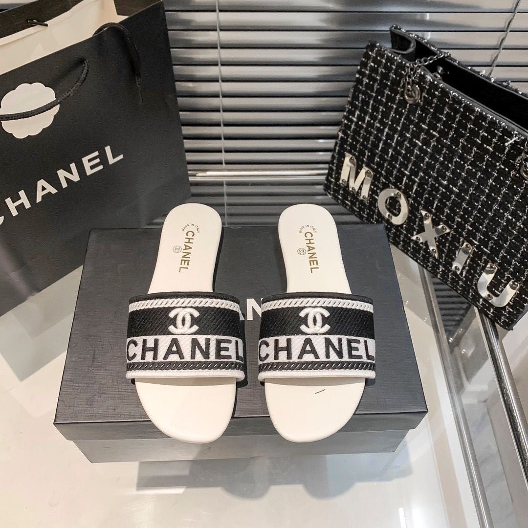 Fashionable Embroidered Slippers PD04062602