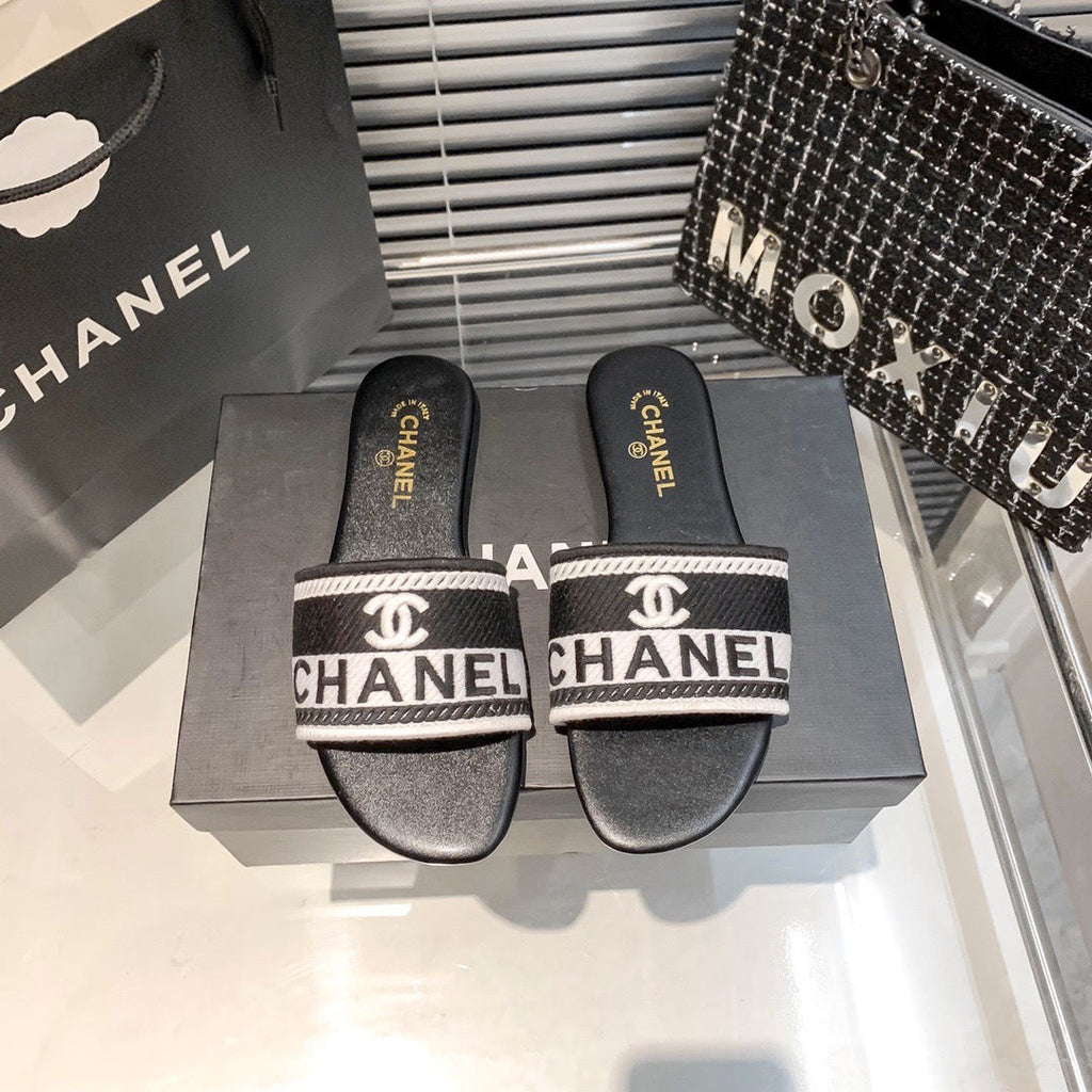 Fashionable Embroidered Slippers PD04062602