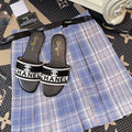 Fashionable Embroidered Slippers PD04062602