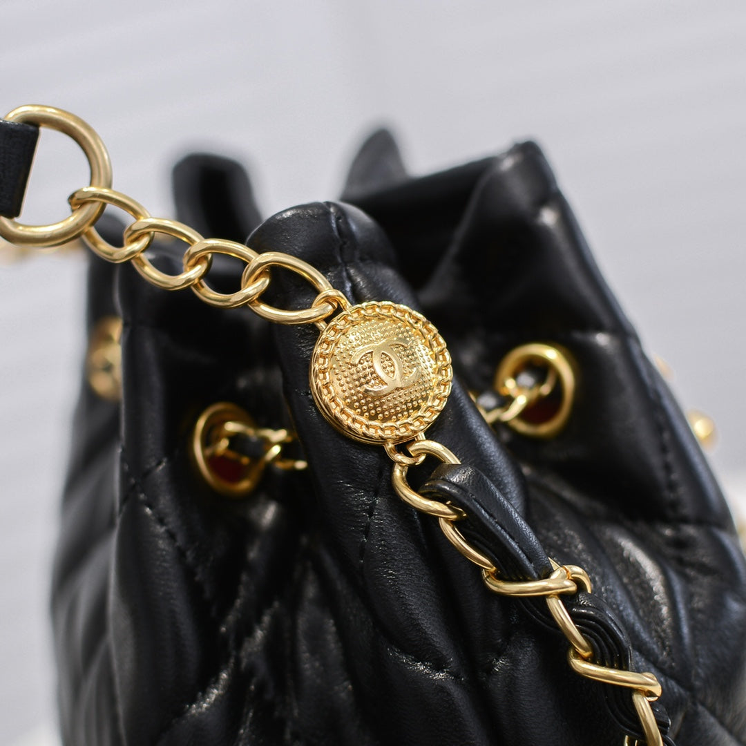 Classic Diamond Pattern Vintage Drawstring Button Bag 04250032601