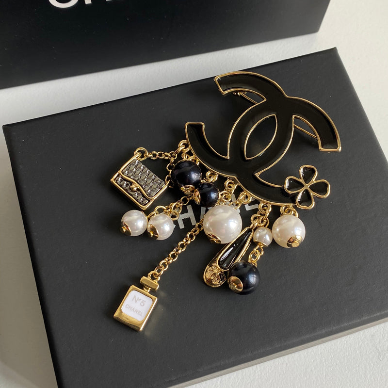 CHA New Fashion Brooch 0425022405