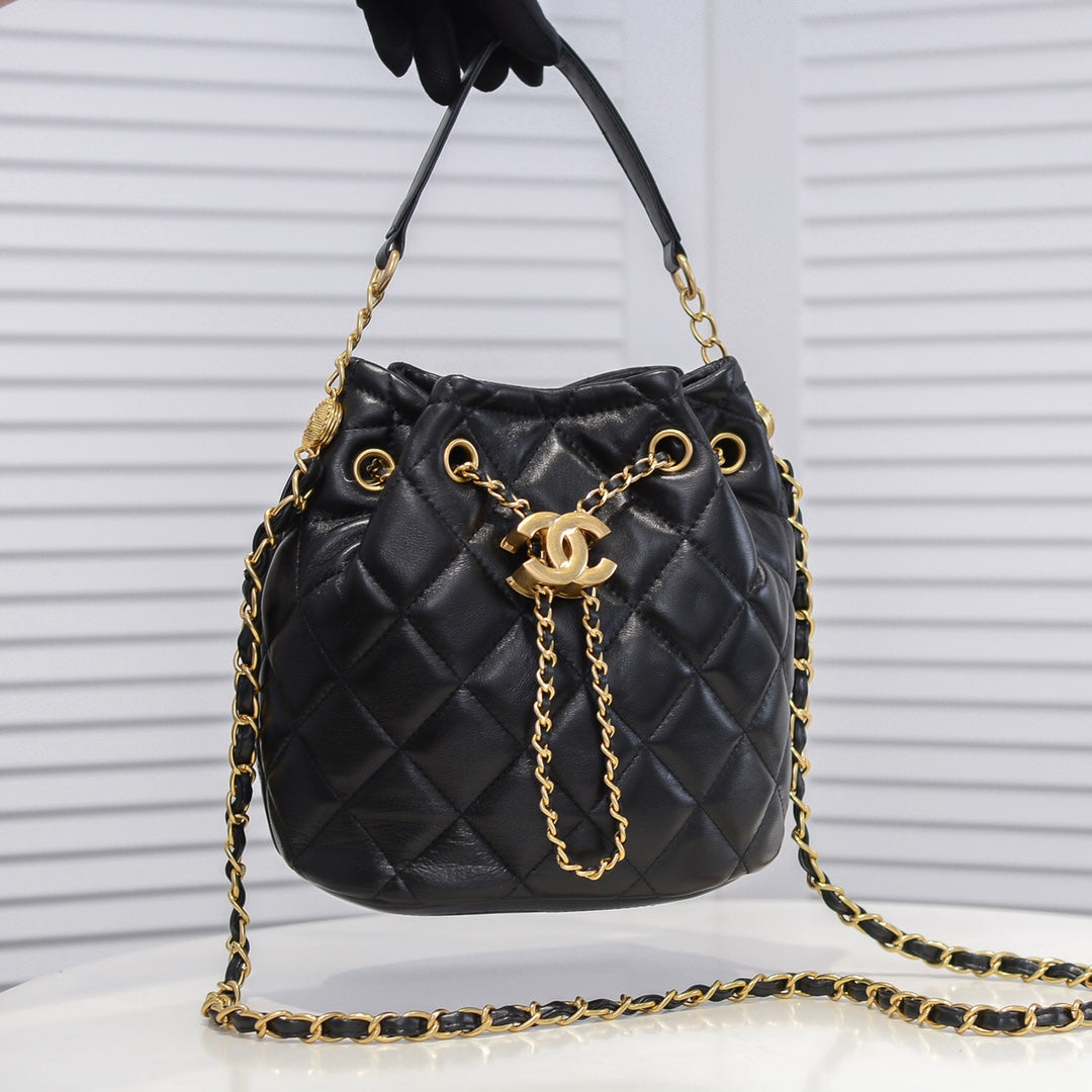 Classic Diamond Pattern Vintage Drawstring Button Bag 04250032601