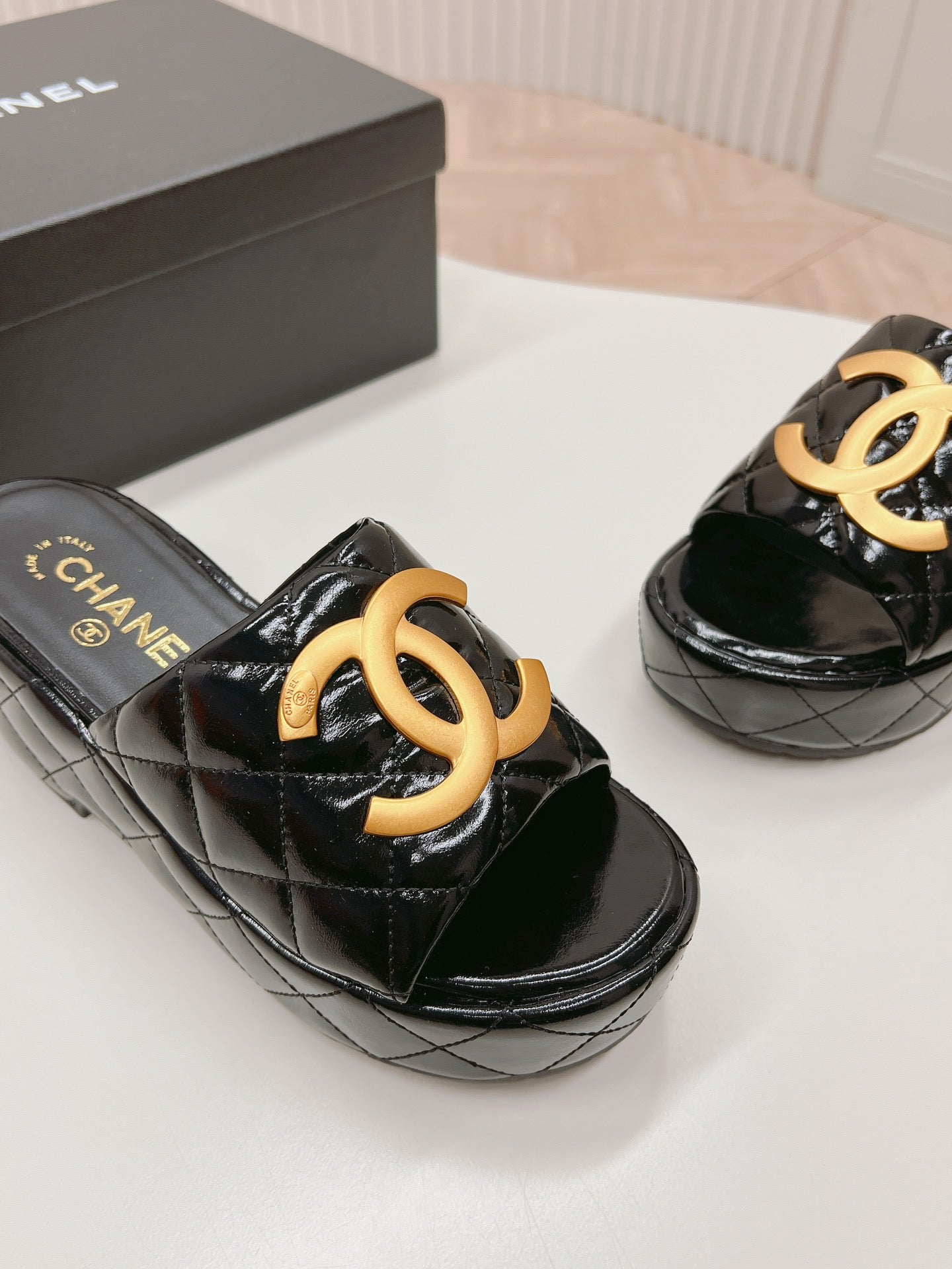 Chane1 top fashion thick-soled rhombus slippers 0724030812