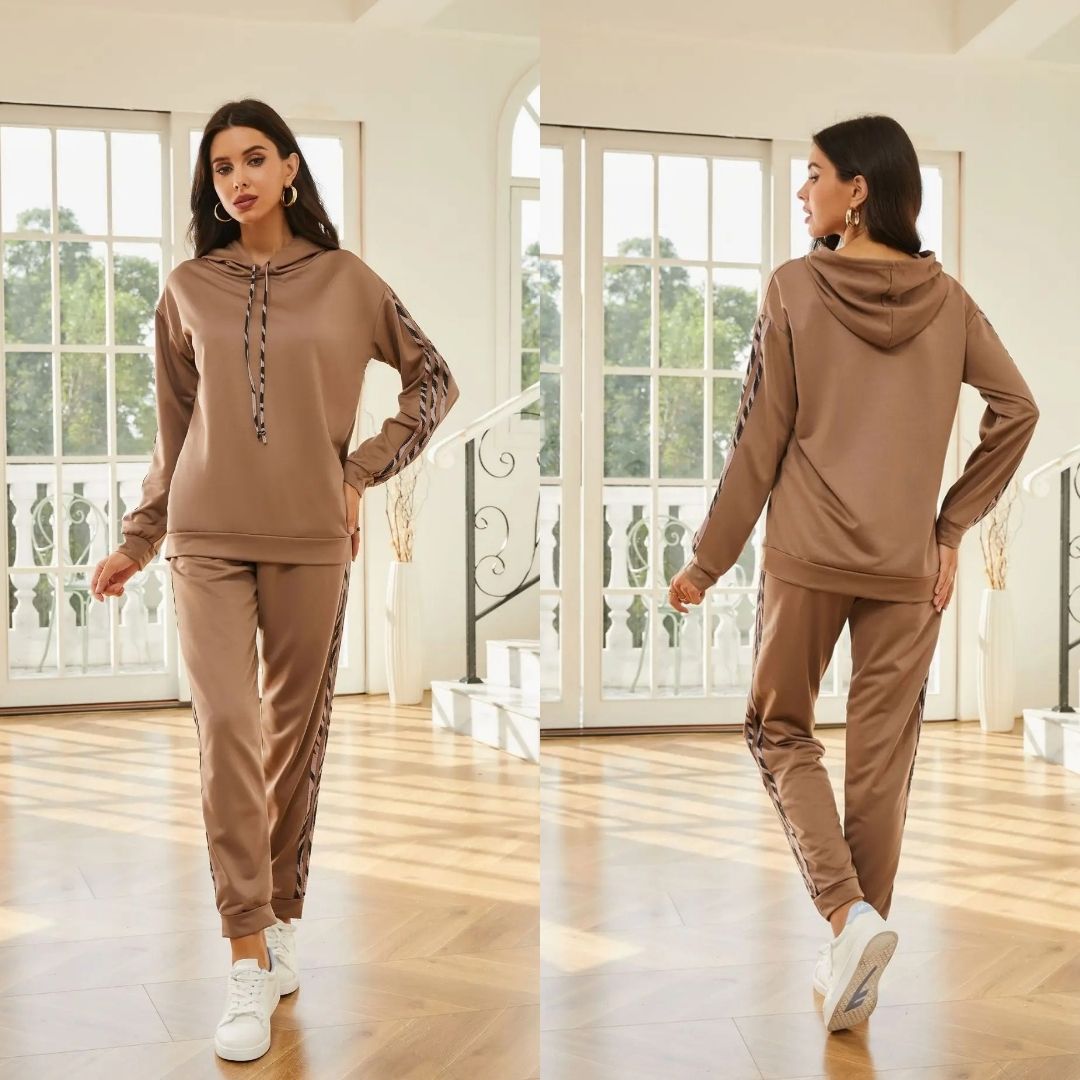 WOMEN'S SPORTS SET
