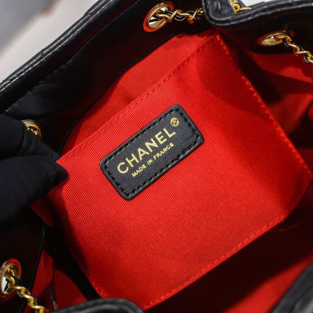 Classic Diamond Pattern Vintage Drawstring Button Bag 04250032601