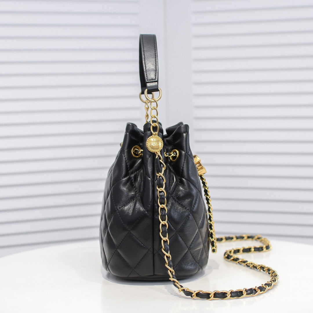 Classic Diamond Pattern Vintage Drawstring Button Bag 04250032601